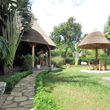 Precious Guesthouse Entebbe Exterior photo