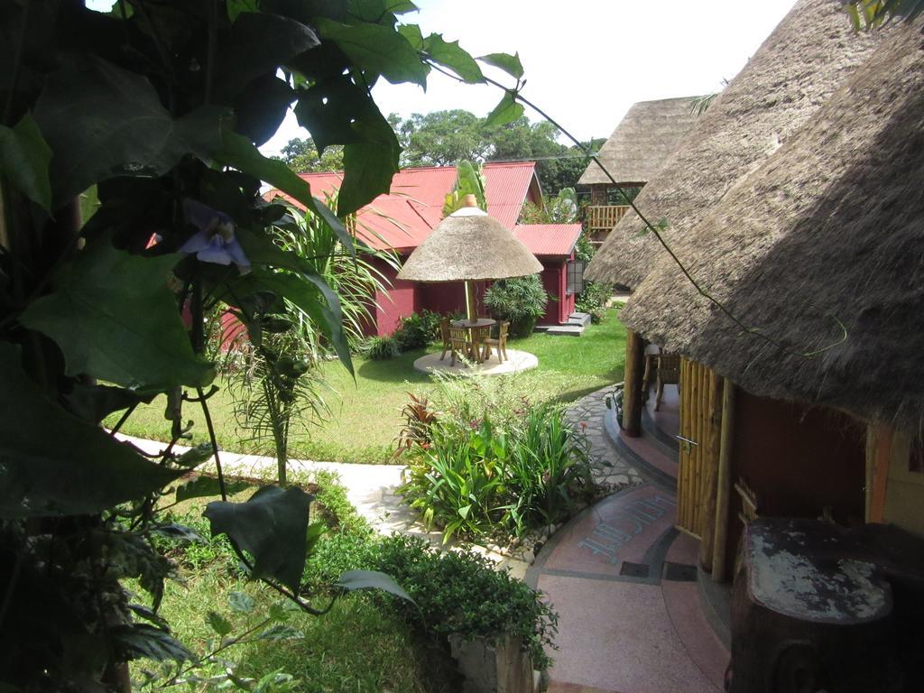 Precious Guesthouse Entebbe Exterior photo