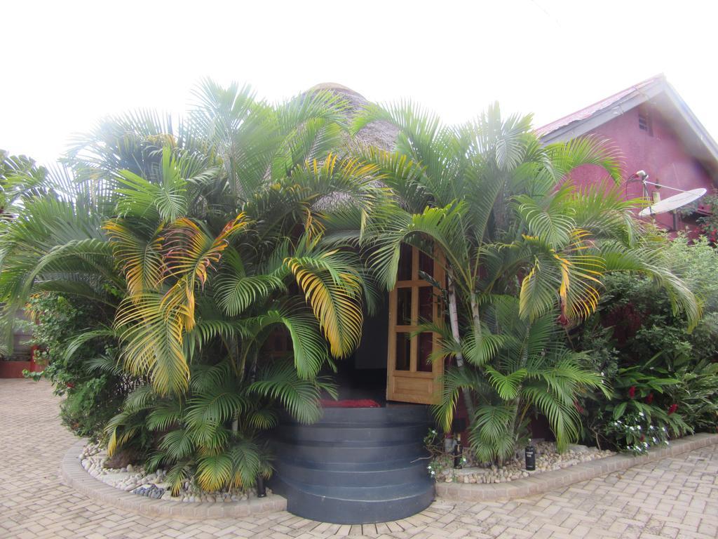 Precious Guesthouse Entebbe Exterior photo